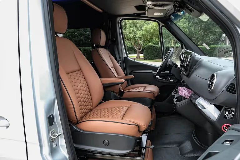 2023 Mercedes-Benz VS30 Sprinter - Image 10 of 17