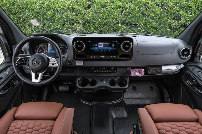 2023 Mercedes-Benz VS30 Sprinter - Image 8 of 17