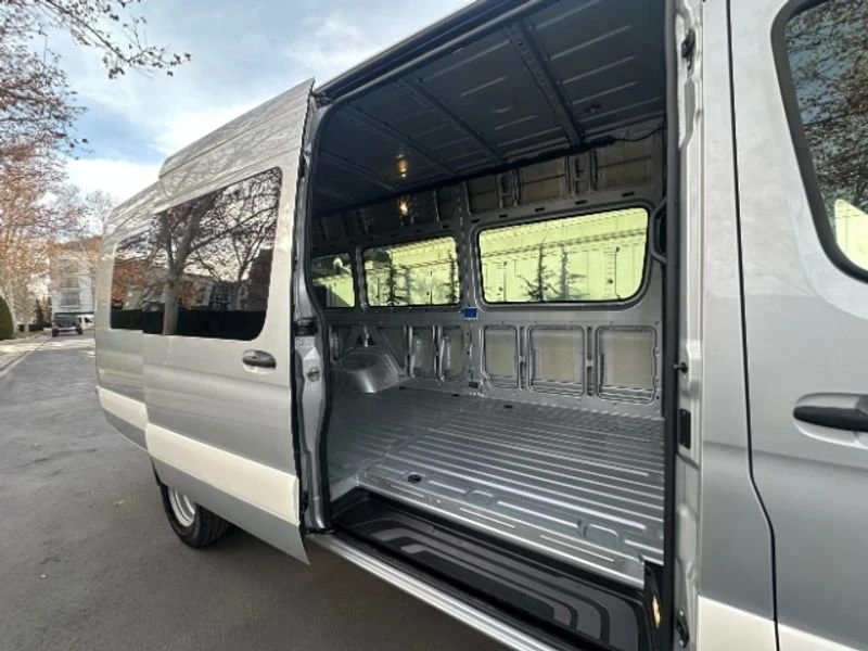 2023 Mercedes-Benz VS30 Sprinter - Image 17 of 20