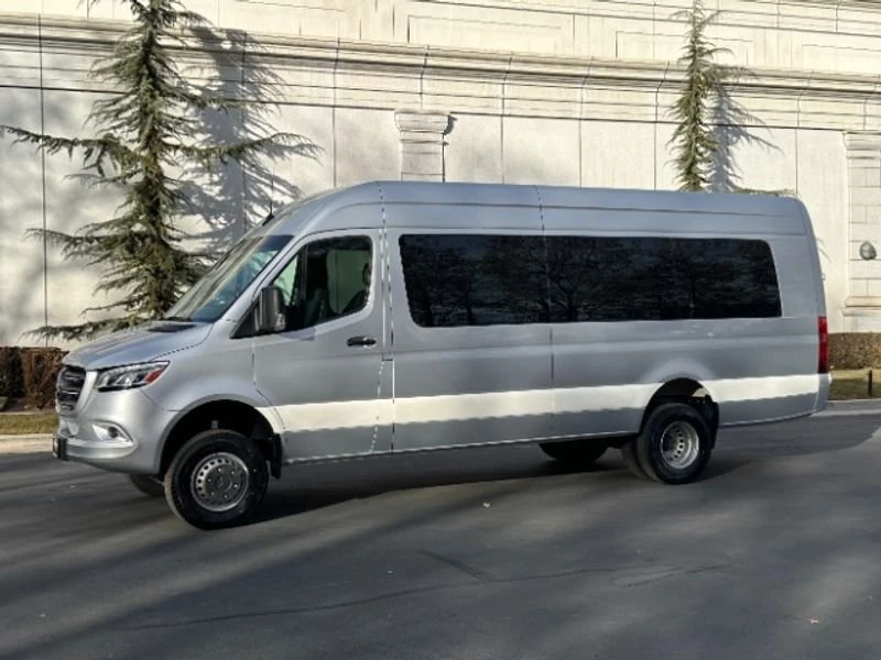 2023 Mercedes-Benz VS30 Sprinter - Image 2 of 20