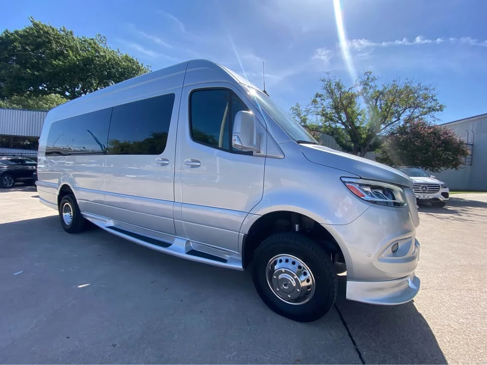 2023 Mercedes-Benz VS30 Sprinter - Image 4 of 16