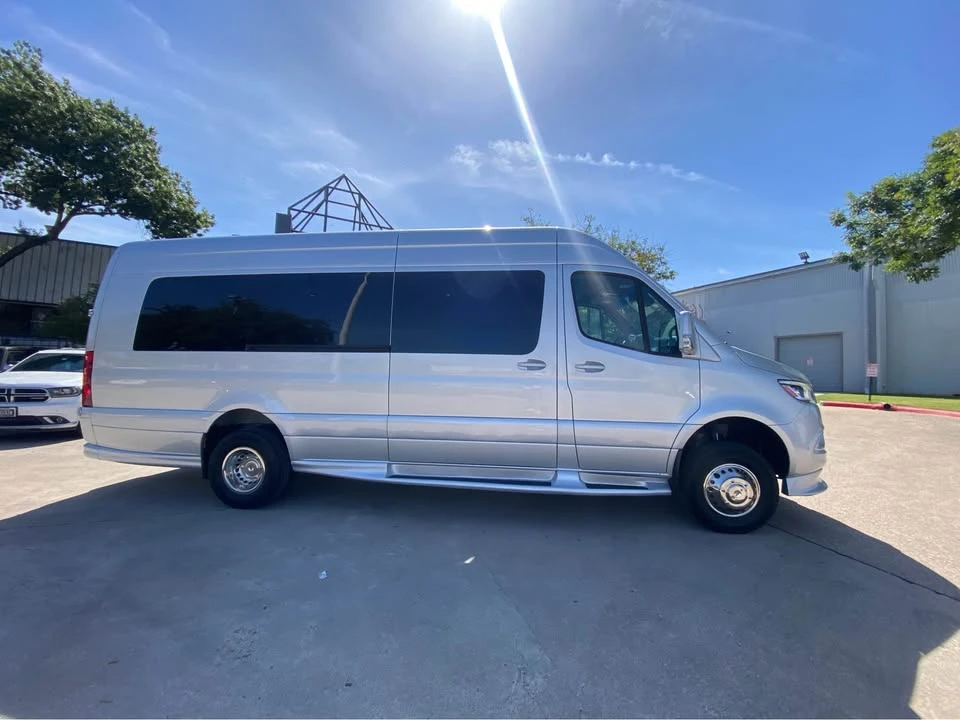 2023 Mercedes-Benz VS30 Sprinter - Image 5 of 16
