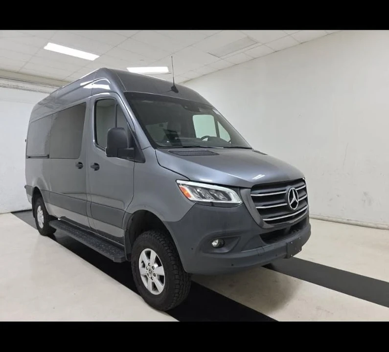 2023 Mercedes-Benz VS30 Sprinter - Image 2 of 7