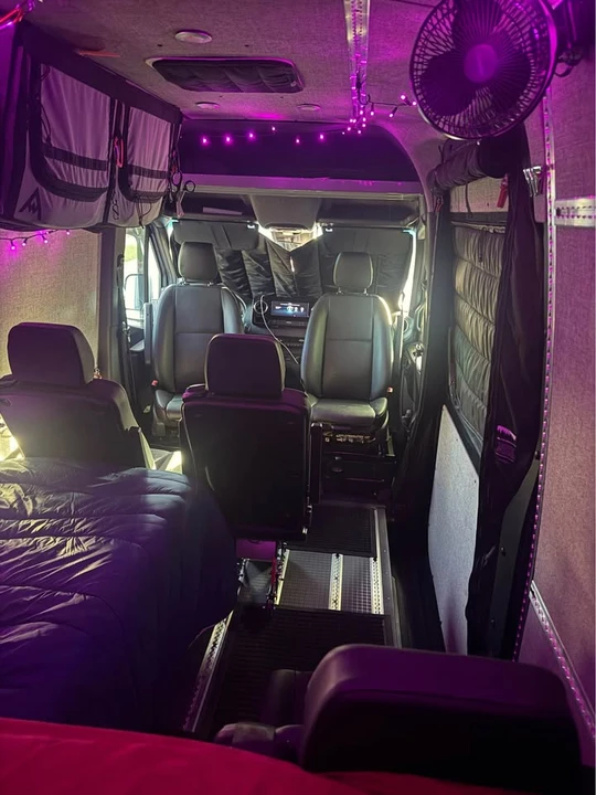 2023 Winnebago - Image 11 of 13