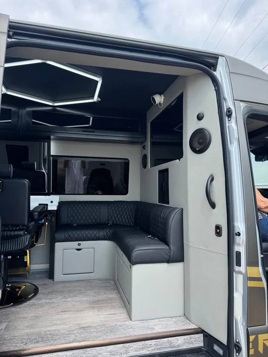 2023 Mercedes-Benz VS30 Sprinter - Image 8 of 20