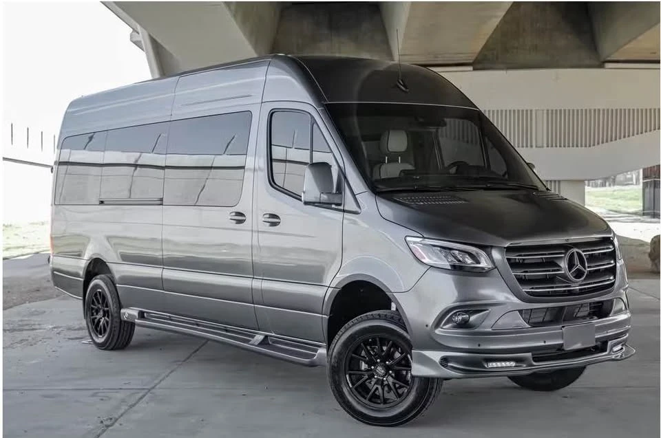 2023 Mercedes-Benz VS30 Sprinter - Image 2 of 20