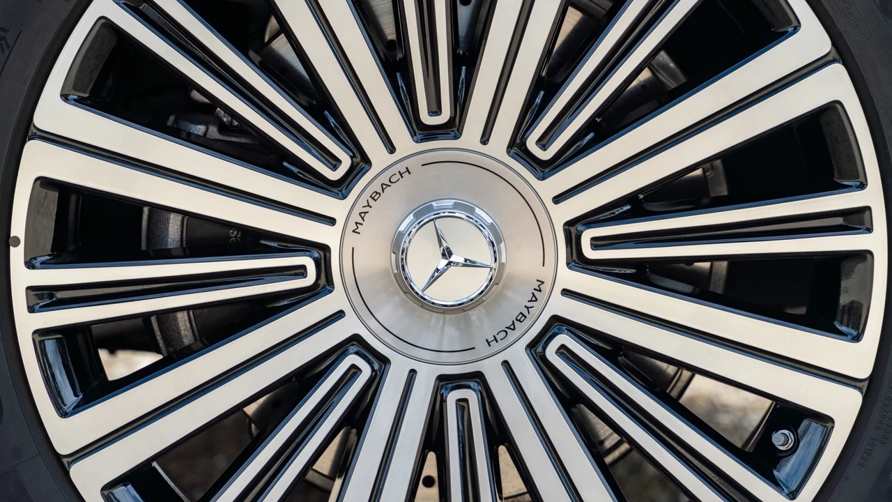 2023 Maybach - Image 26 of 31