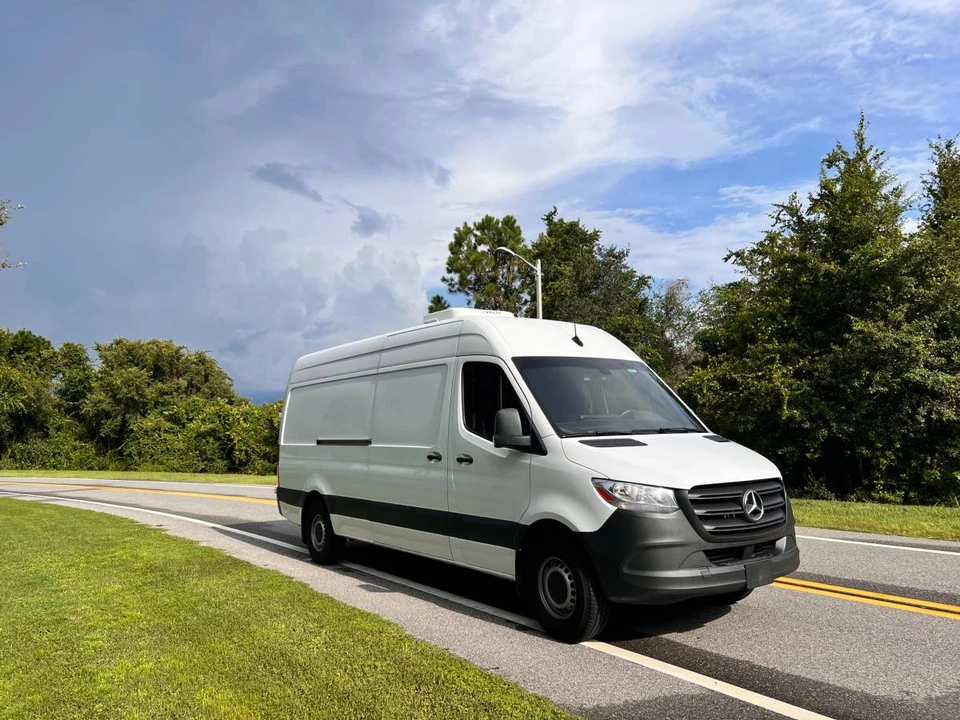 2023 Mercedes-Benz VS30 Sprinter - Image 5 of 20
