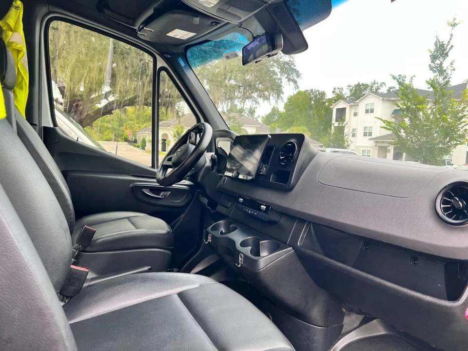 2023 Mercedes-Benz VS30 Sprinter - Image 3 of 20