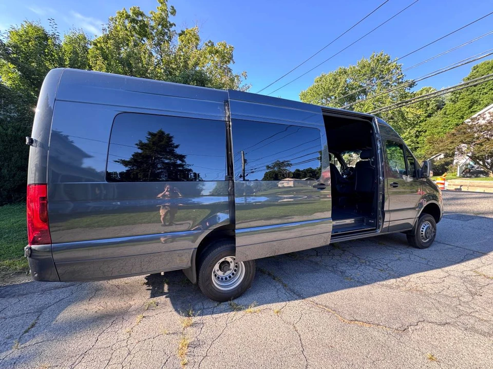 2023 Mercedes-Benz VS30 Sprinter - Image 4 of 15