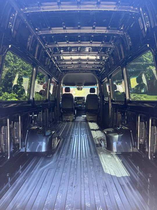 2023 Mercedes-Benz VS30 Sprinter - Image 8 of 15
