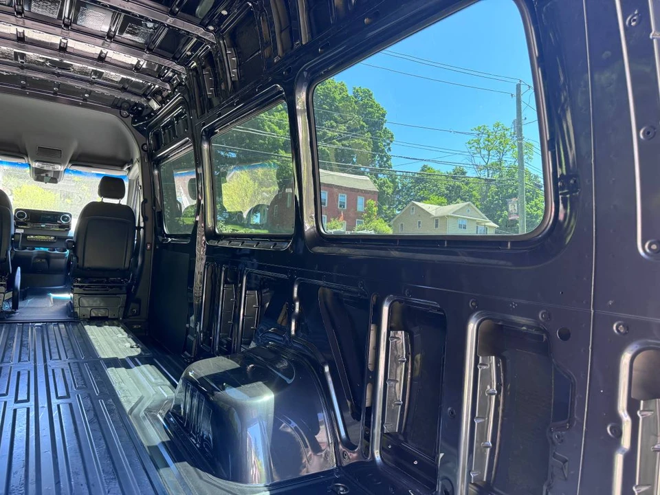 2023 Mercedes-Benz VS30 Sprinter - Image 14 of 15