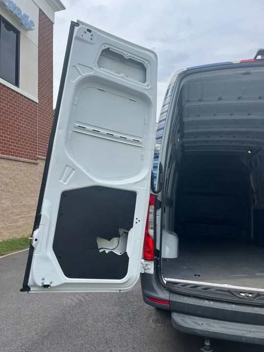 2023 Mercedes-Benz VS30 Sprinter - Image 10 of 11