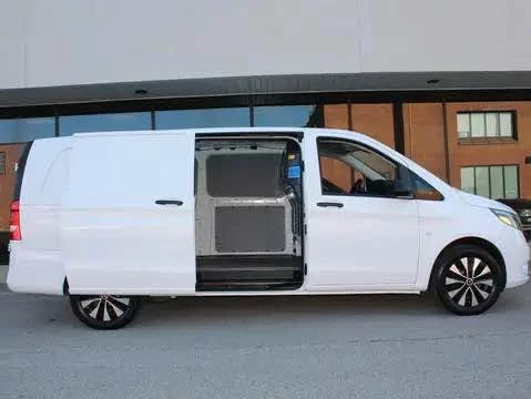 2023 Mercedes-Benz VS30 Sprinter - Image 2 of 20