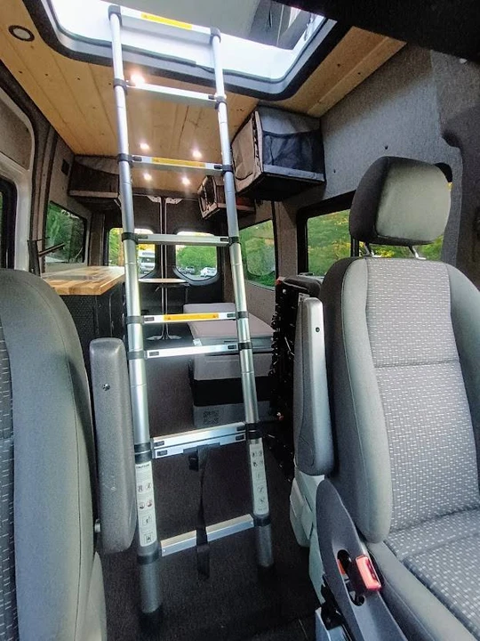 2023 Mercedes-Benz VS30 Sprinter - Image 4 of 24