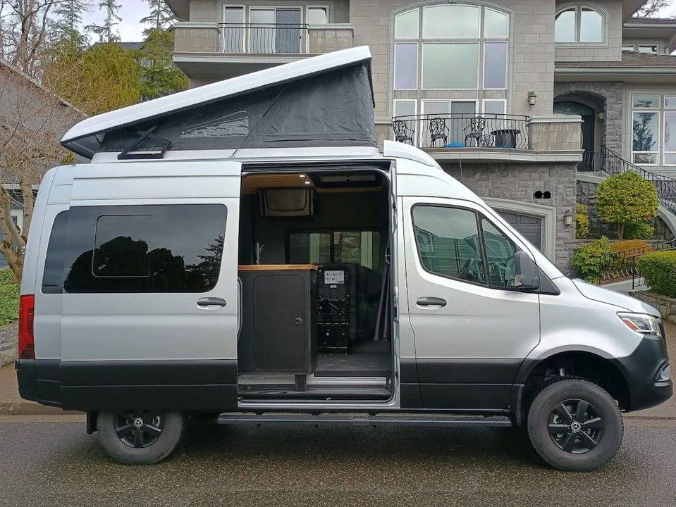 2023 Mercedes-Benz VS30 Sprinter - Image 2 of 23