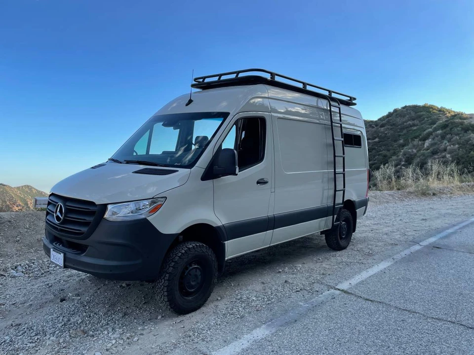 2023 Mercedes-Benz VS30 Sprinter - Image 2 of 4