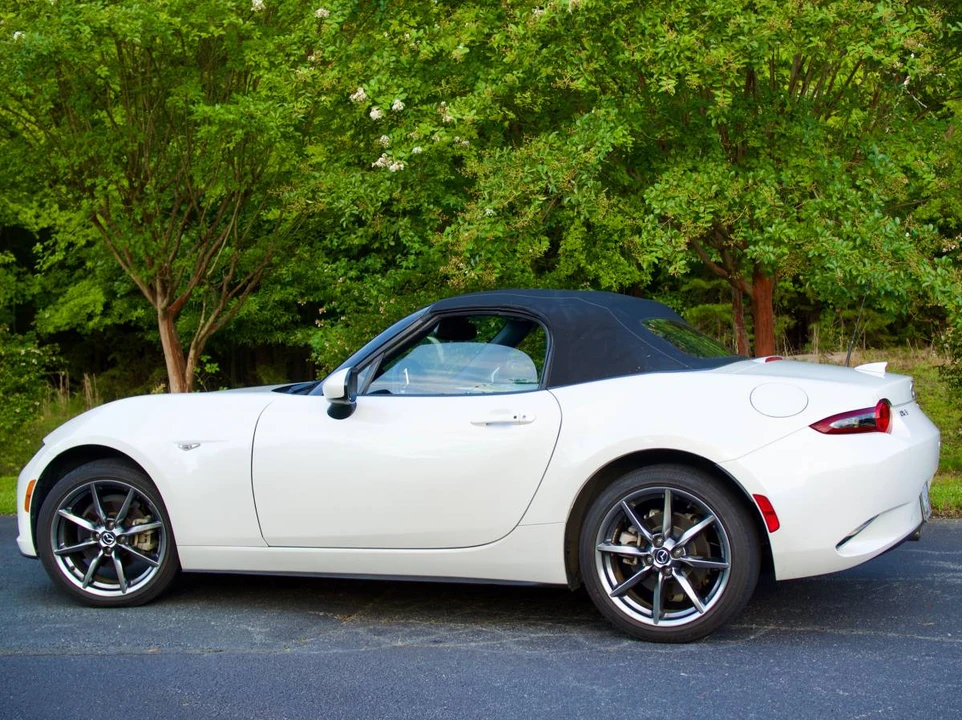 2023 Mazda ND MX-5 Miata - Image 4 of 10