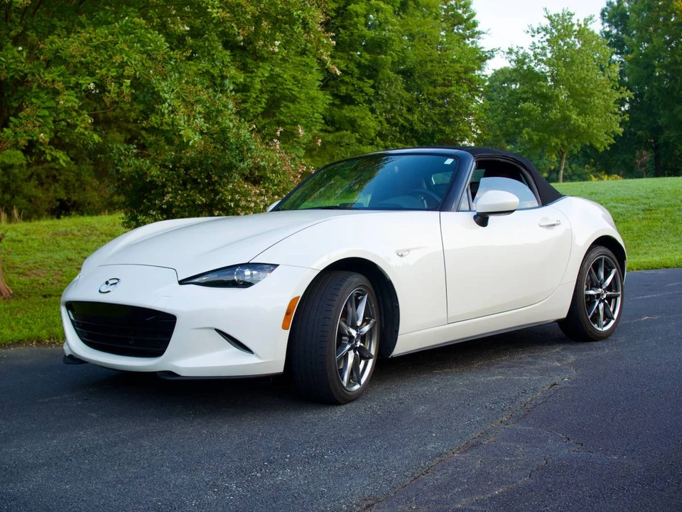 2023 Mazda ND MX-5 Miata - Image 2 of 10