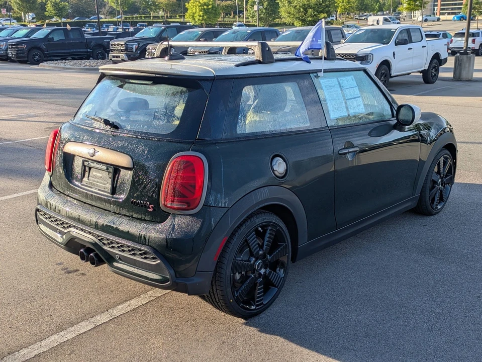 2023 Mini Mini Cooper S 3rd Gen - Image 4 of 31