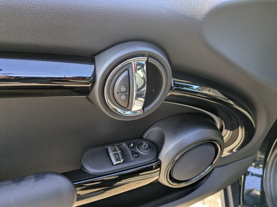 2023 Mini Mini Cooper S 3rd Gen - Image 16 of 31