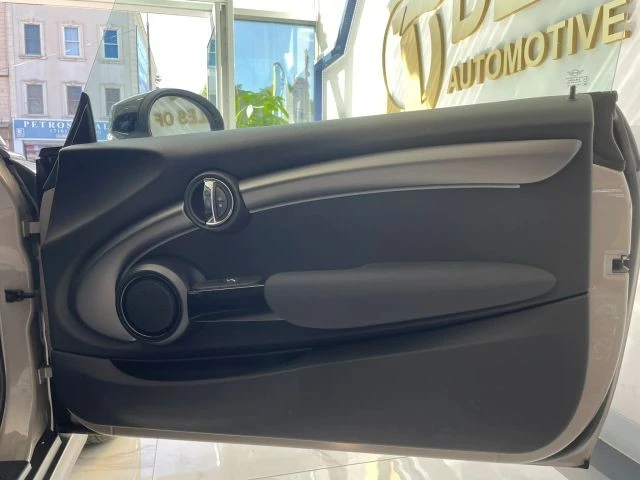 2023 Mini Mini Cooper S 3rd Gen - Image 21 of 31