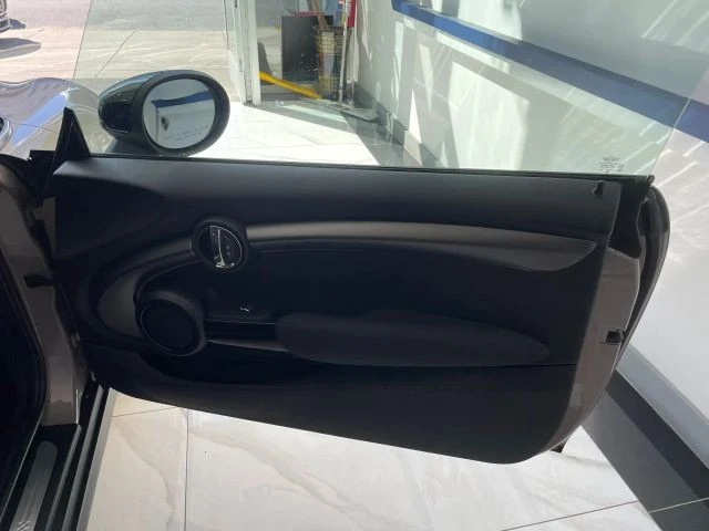 2023 Mini Mini Cooper S 3rd Gen - Image 25 of 31