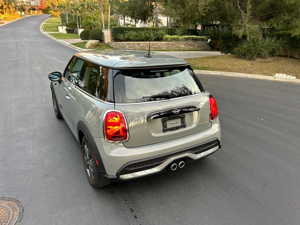 2023 Mini Mini Cooper S 3rd Gen - Image 26 of 31