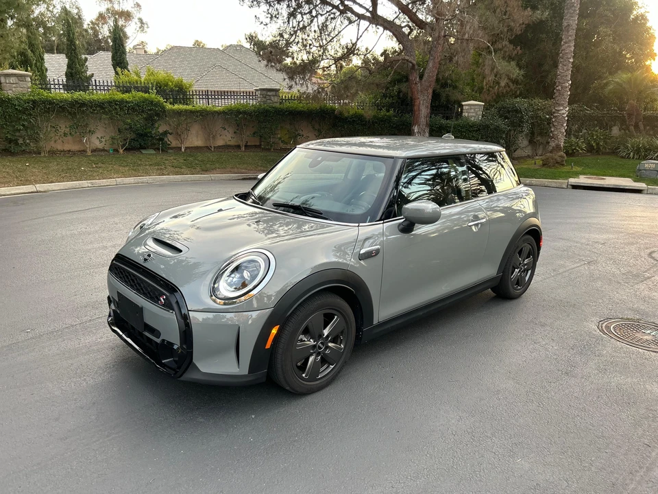 2023 Mini Mini Cooper S 3rd Gen - Image 15 of 31