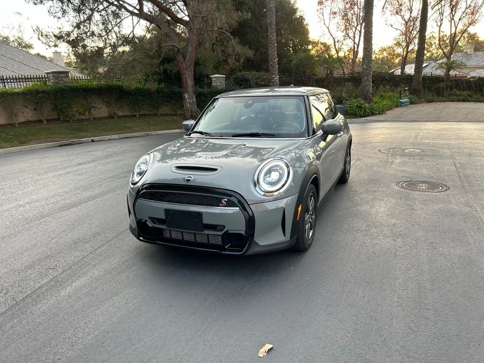 2023 Mini Mini Cooper S 3rd Gen - Image 8 of 31