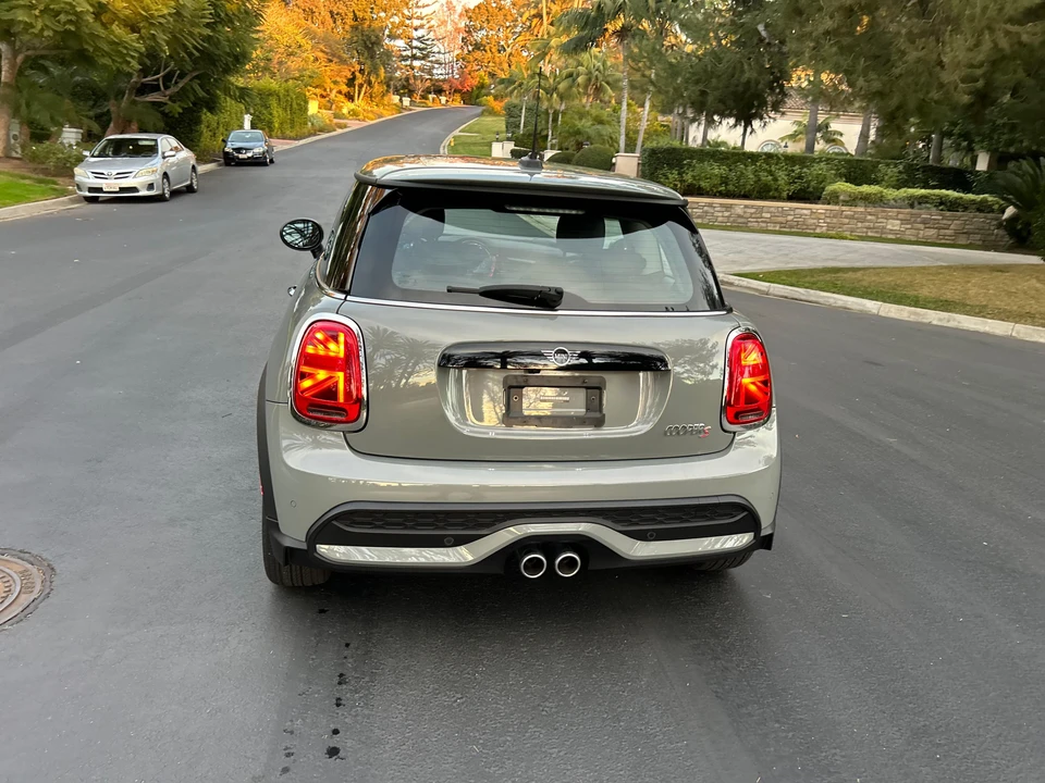 2023 Mini Mini Cooper S 3rd Gen - Image 27 of 31