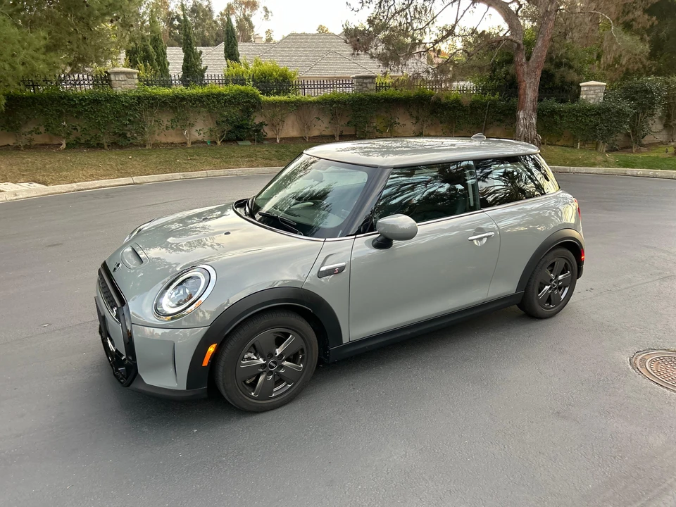2023 Mini Mini Cooper S 3rd Gen - Image 16 of 31