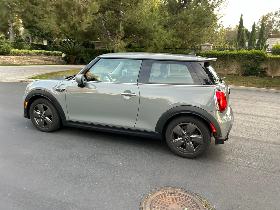 2023 Mini Mini Cooper S 3rd Gen - Image 20 of 31