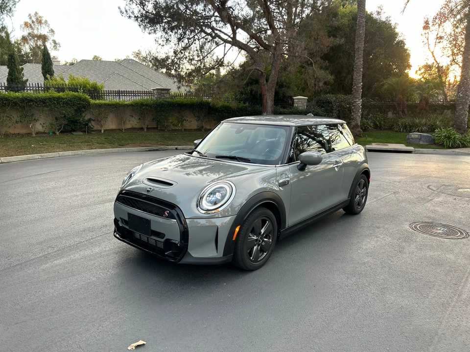 2023 Mini Mini Cooper S 3rd Gen - Image 12 of 31