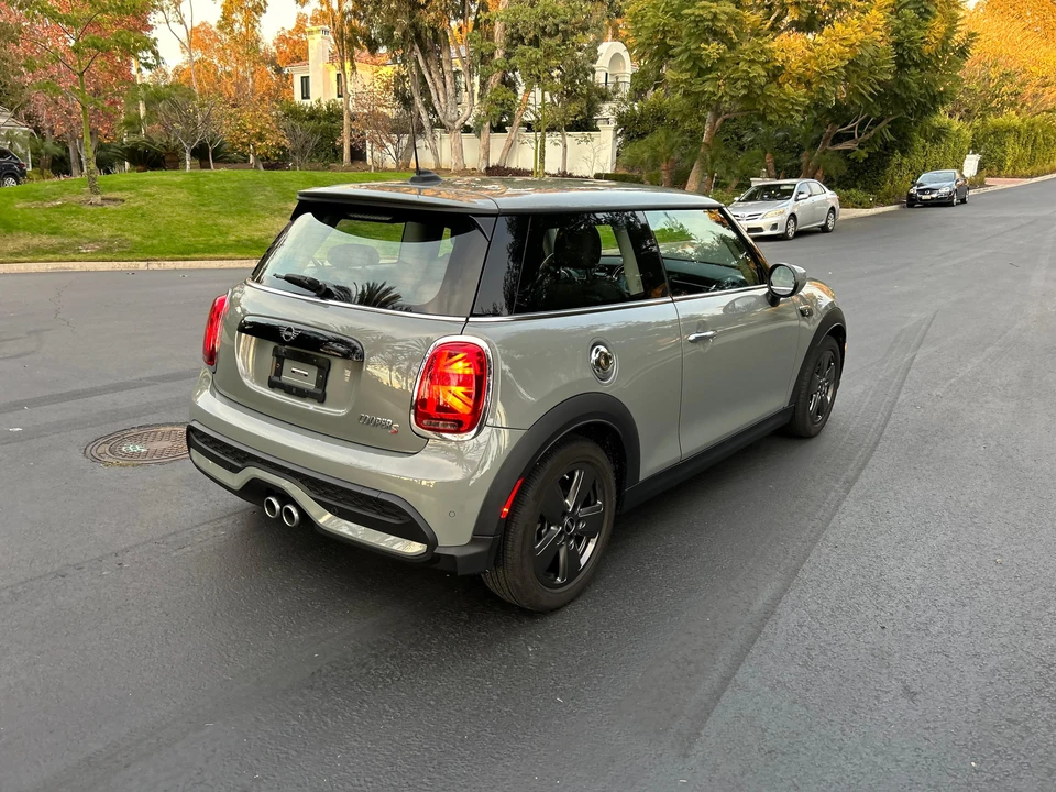 2023 Mini Mini Cooper S 3rd Gen - Image 29 of 31