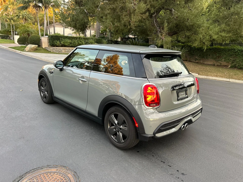 2023 Mini Mini Cooper S 3rd Gen - Image 23 of 31