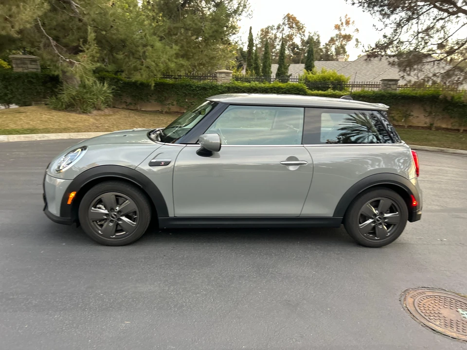 2023 Mini Mini Cooper S 3rd Gen - Image 18 of 31