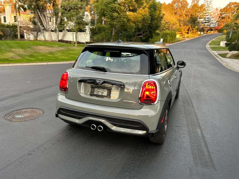 2023 Mini Mini Cooper S 3rd Gen - Image 28 of 31