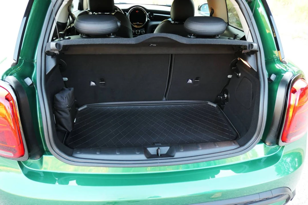 2023 Mini Mini Cooper S 3rd Gen - Image 6 of 11