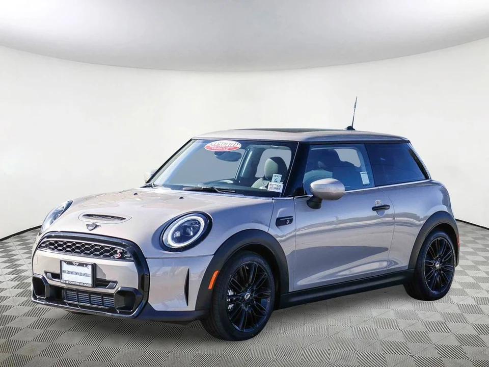 2023 Mini Mini 3rd Gen - Image 4 of 31