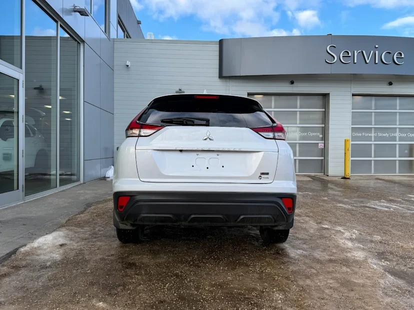 2023 Mitsubishi Eclipse Cross - Image 3 of 14