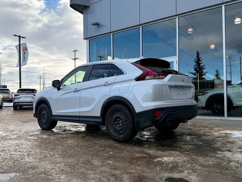 2023 Mitsubishi Eclipse Cross - Image 2 of 14