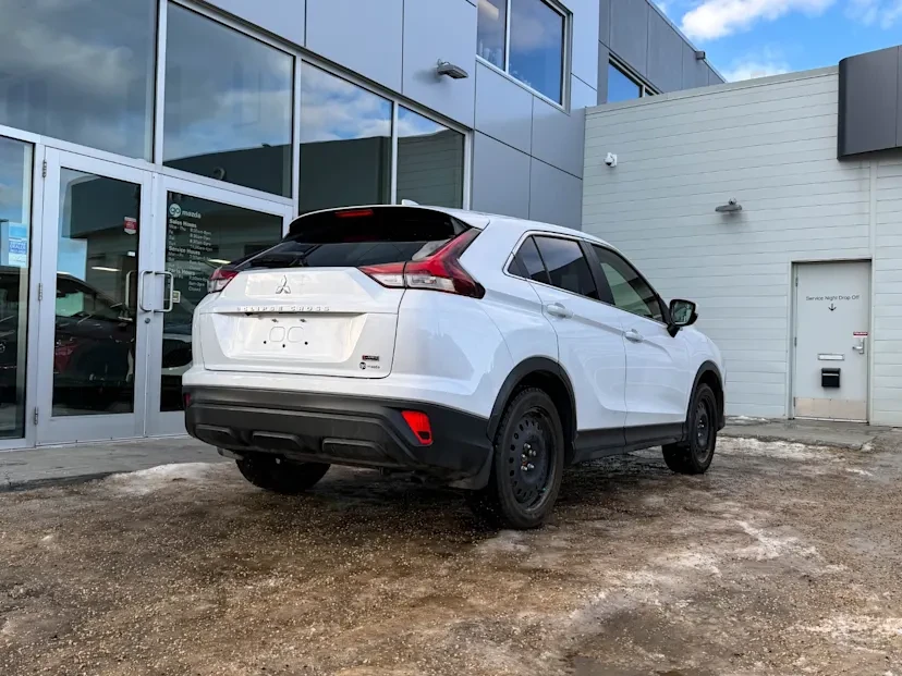 2023 Mitsubishi Eclipse Cross - Image 4 of 14