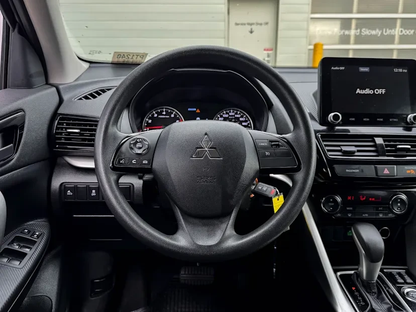 2023 Mitsubishi Eclipse Cross - Image 9 of 14