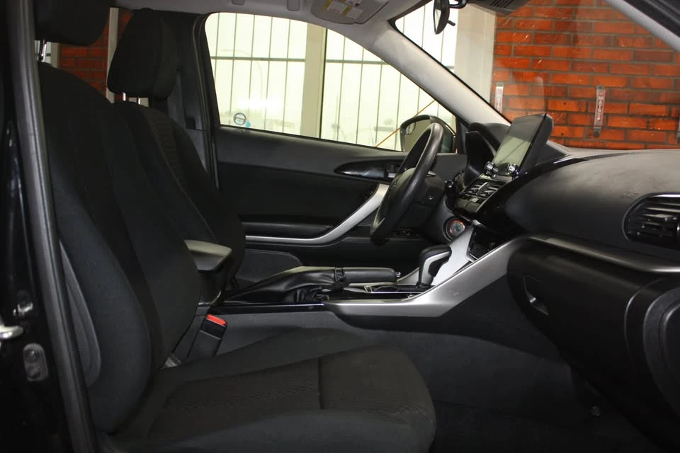 2023 Mitsubishi Eclipse Cross - Image 8 of 12