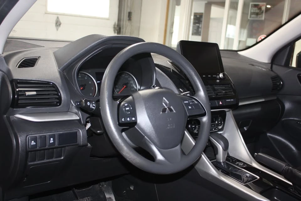 2023 Mitsubishi Eclipse Cross - Image 9 of 12