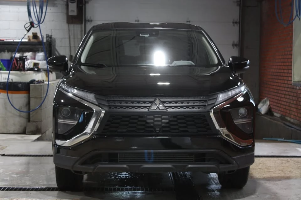 2023 Mitsubishi Eclipse Cross - Image 2 of 12
