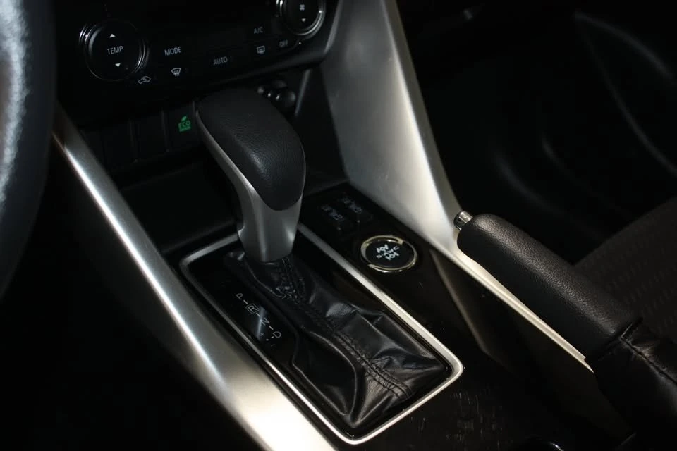 2023 Mitsubishi Eclipse Cross - Image 10 of 12
