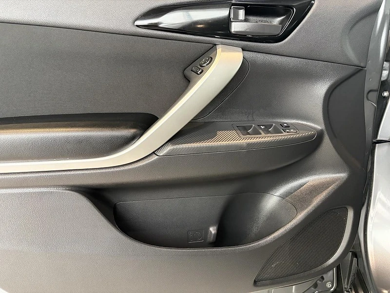 2023 Mitsubishi Eclipse Cross - Image 18 of 20