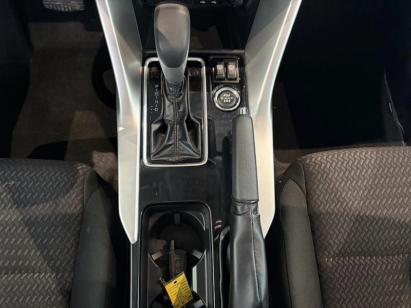 2023 Mitsubishi Eclipse Cross - Image 16 of 20